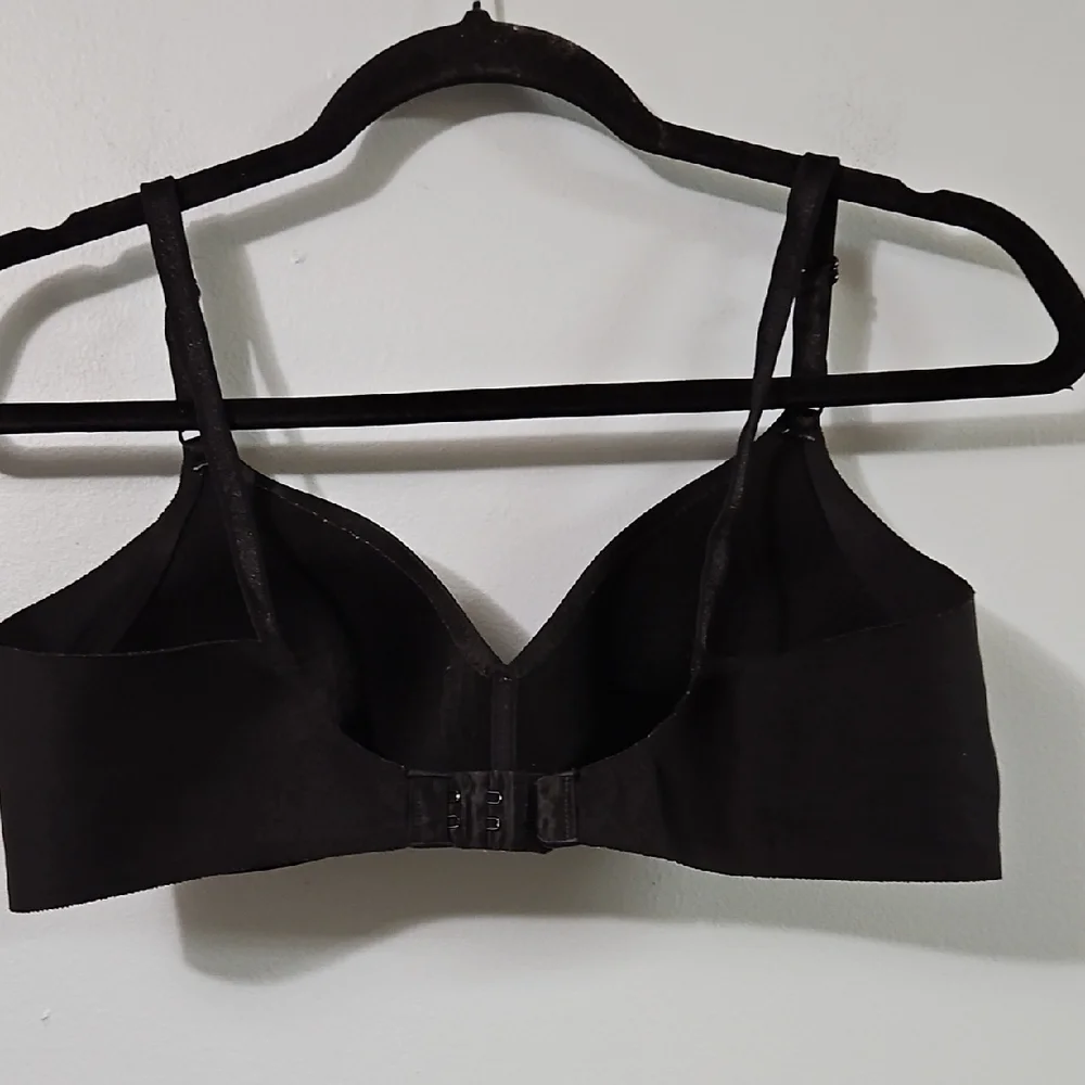Black Women's Warner's Intimate Wireless Padded Bra Size 36B #1287 - Picture 2 of 9